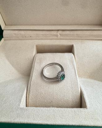 Anello smeraldo e diamanti