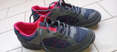 Scarponi da montagna trekking.