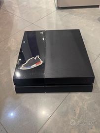 PLAYSTATION 4