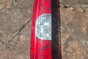 guscio luci posteriori Fiat Doblo 2005 