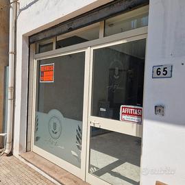 LOCALE COMMERCIALE IN CENTRO a TORRENOVA (ME)