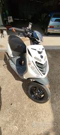 Piaggio Zip SP