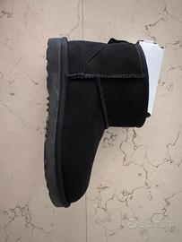 UGG NERI