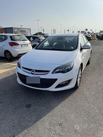 Opel Astra Cosmo 1.6 110cv 2015