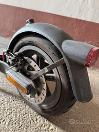 Monopatino XIAOMI elettrico 4