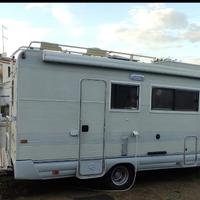 Camper mansardato Rimor 678 Ford - 7 posti letto