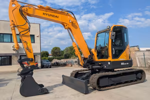 Escavatore Hyundai 80CR9, anno 2015