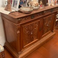 Credenza antica