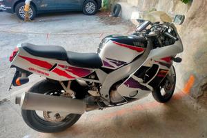 Yamaha FZR600R iscritta ASI