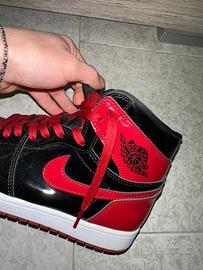 Jordan 1 retro rosse e nere