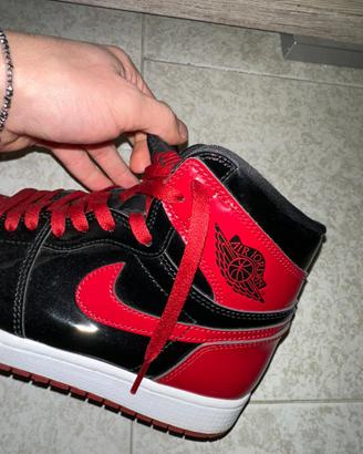 Jordan 1 retro rosse e nere