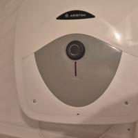 Scalda acqua,scaldabagno30 litri Ariston mai usato