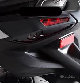 plastiche copertura fanali x max 2022