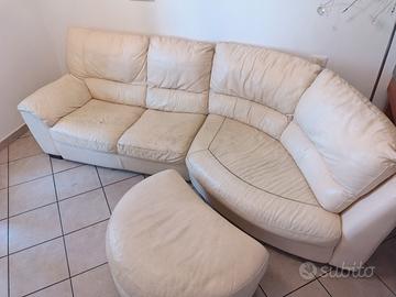 divano e pouf in pelle