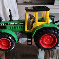 Trattore riproduzione in scala