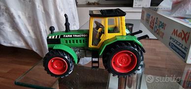 Trattore riproduzione in scala