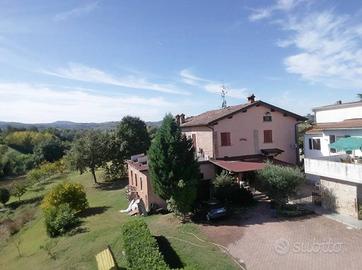 Villa di 351 m² con più di 5 locali e box auto dop