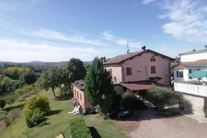 Villa di 351 m² con più di 5 locali e box auto dop