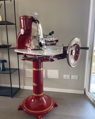 Affettatrice a volano Berkel 115 con piedistallo