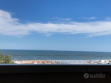 Appartamento vista mare con ampio balcone