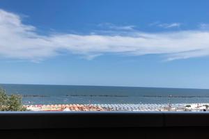 Appartamento vista mare con ampio balcone