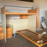 Letto a soppalco con scale a gradini e cassetti