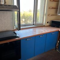 Cucina completa di piano cottura,forni e frigo