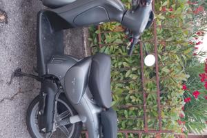 Aprilia Scarabeo 50 - 2012