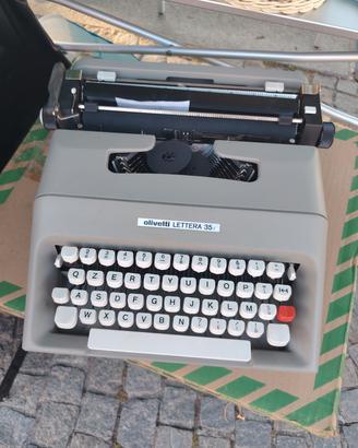 macchina da scrivere olivetti lettera 35
