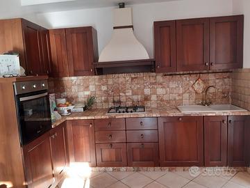 Cucina in legno componibile