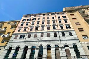 2 LOCALI A TRIESTE