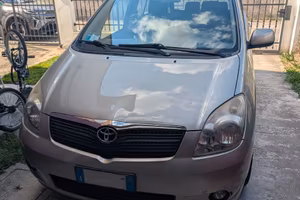 Toyota Corolla Verso Anno 2003 Unico Proprietario