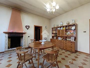 CASA SEMINDIPENDENTE A ATRI