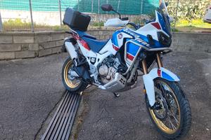 Africa Twin Adv solo 8.000 km