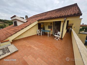 Appartamento mansardato castelnuovo di porto