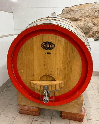 Botti di legno Barrique diverse misure usate