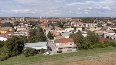 CASA INDIPENDENTE A CENTO