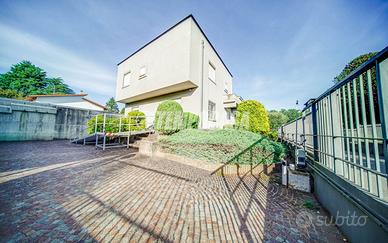 SOLBIATE ARNO - VILLA SEMI-INDIPENDENTE CON GIARDI