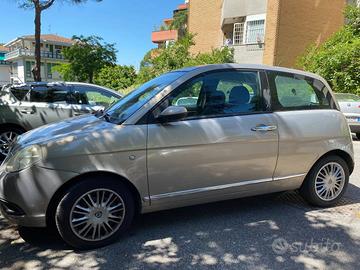 Lancia Ypsilon II 2007 1.2 8v Argento  - 95.440 km