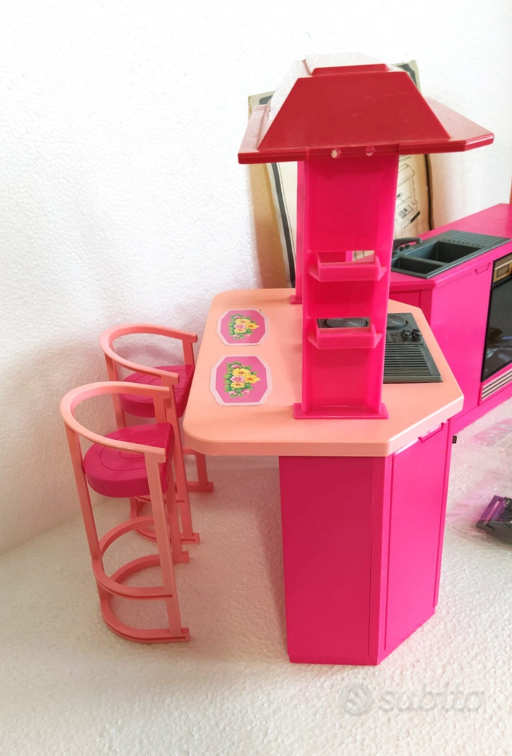 Playset cucina bambola Barbie kitchen mobili casa - Tutto per i bambini In  vendita a Brescia