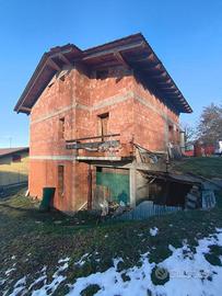 VILLA SINGOLA A SAN BENEDETTO VAL DI SAMBRO