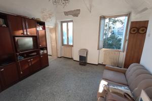 Alloggio autonomo in paese con grande cantina