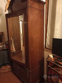 armadio di epoca 