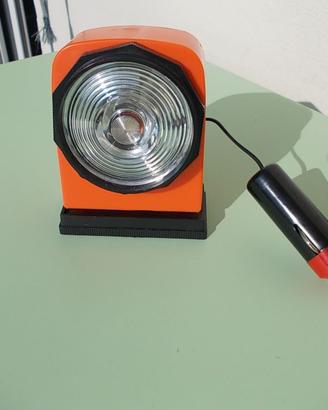 Lampada emergenza e multipresa