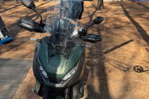 Xadv 750
