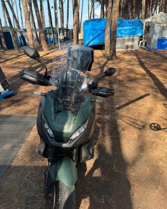 Xadv 750
