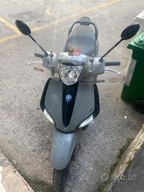 Liberty 150 con fermo