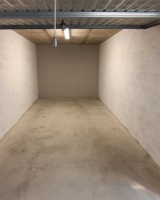 Posto Auto/Moto al coperto zona Levante