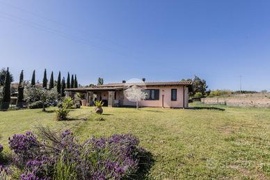 VILLA SINGOLA A MONTEROSI