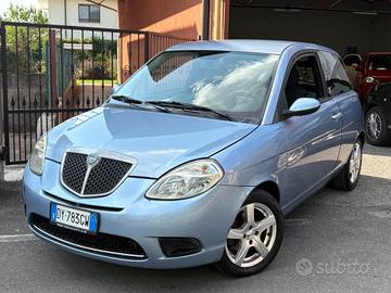 Lancia Ypsilon 1.3 MJT 90 CV Platino